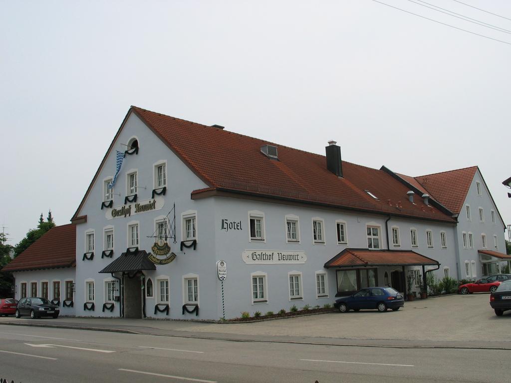 Hotel Neuwirt Hallbergmoos Exteriör bild